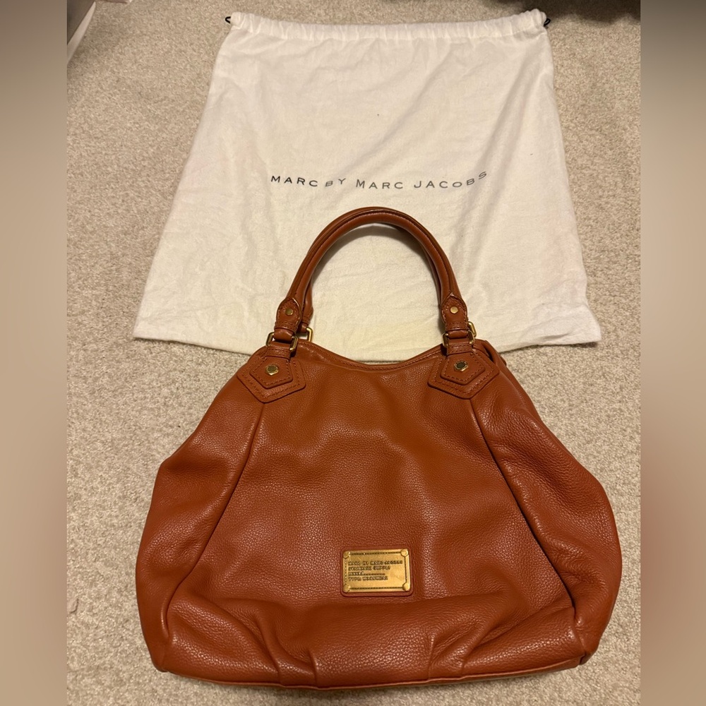 Marc by Marc Jacobs leather purse in Smoked Almond